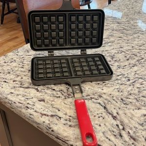 Waffle iron